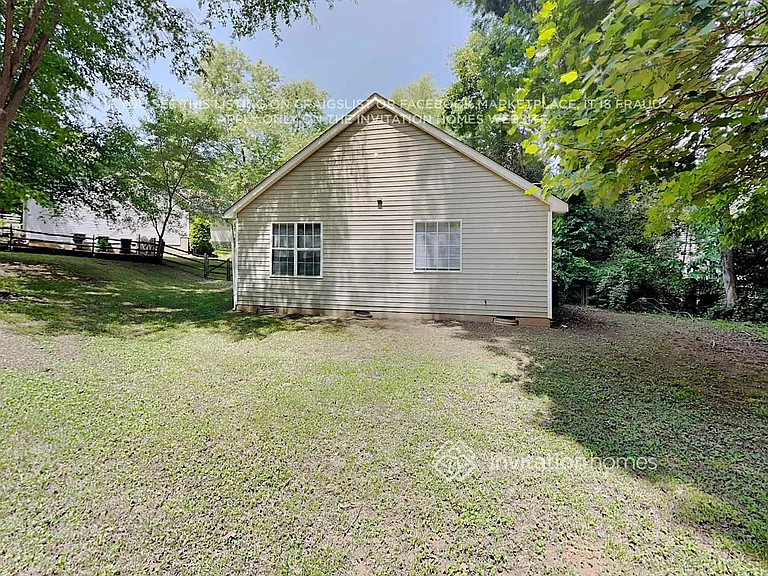 7805 Royce Hall Ln — Photo 17