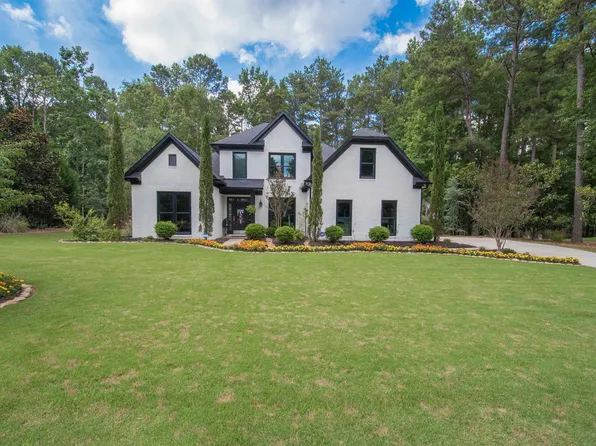 300 Browns Crossing Dr, Fayetteville, GA 30215