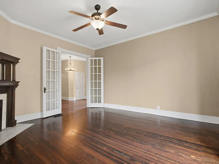 2036 N Talbott St — Photo 31