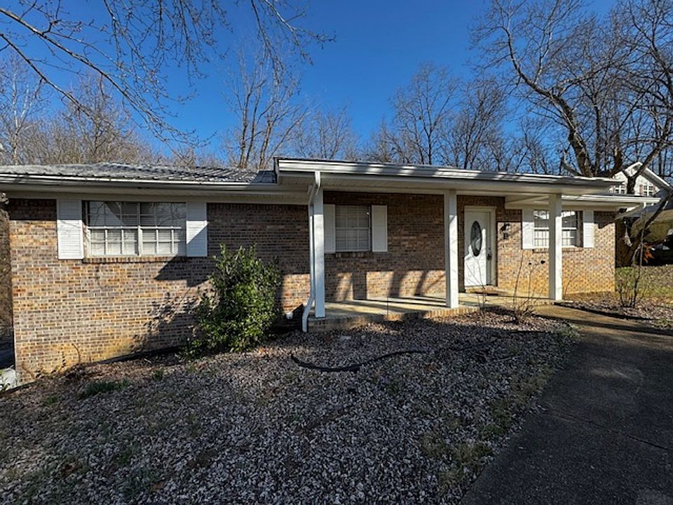 1st image of 139 Carroll Ln SE