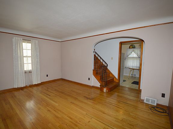 5th image of 5035 E 113th St