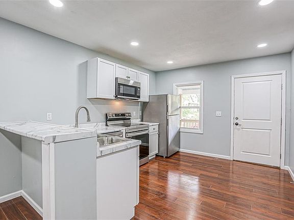 2nd image of 5343 Olive St