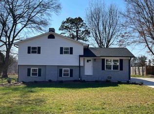 304 Scenic View Rd, Chesnee, SC 29323