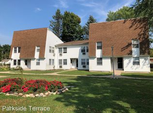 703 N Red Bud Trl APT 6, Buchanan, MI 49107