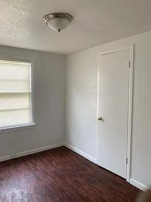 212 Houston St — Photo 22