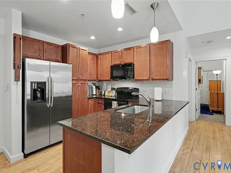 230 N 6th St #U325 — Photo 12