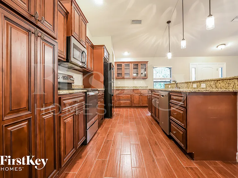 2267 Kamsler Ave — Photo 7