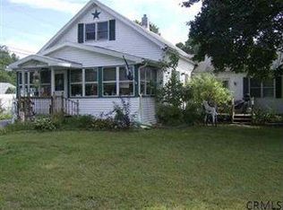 98 Lincoln Ave, Colonie, NY 12205