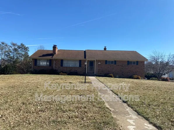 230 Dominion Dr, Waynesboro, VA 22980