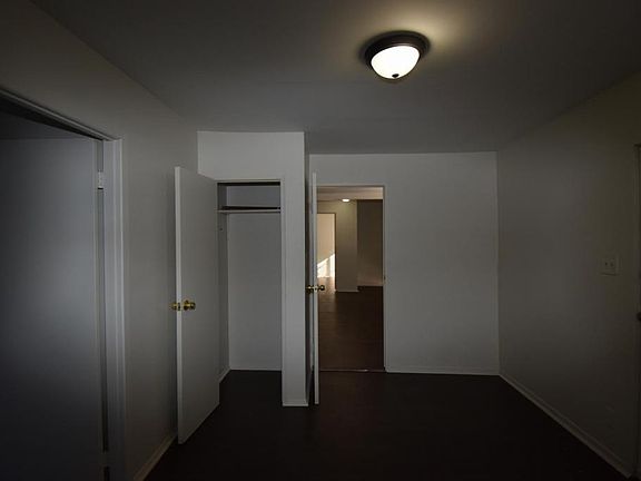 4th image of 807 W 92nd St