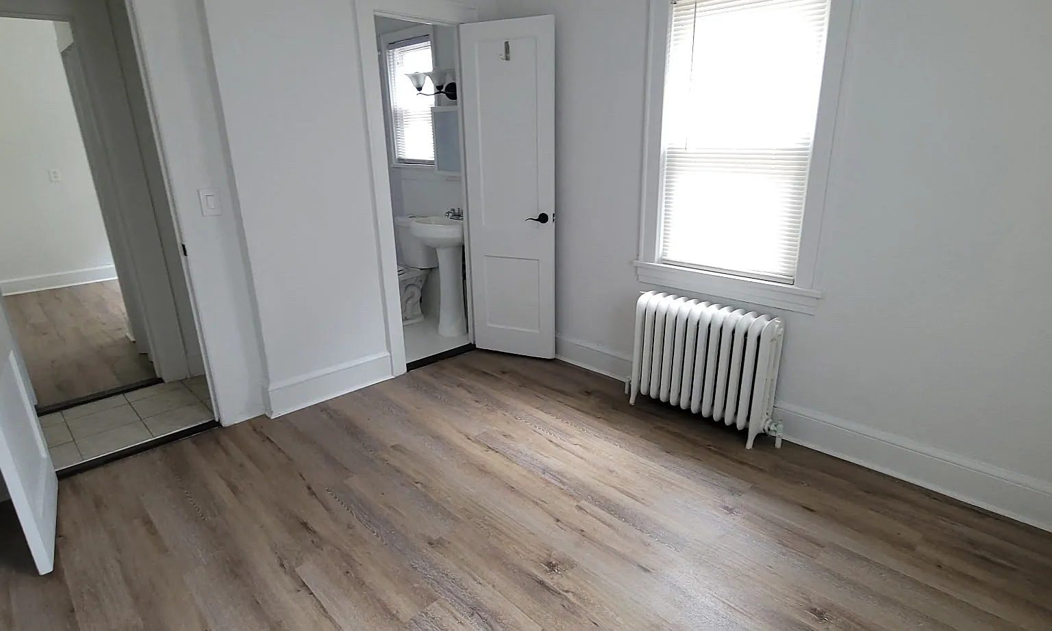 3 bed, 1600 sqft, $4,300 — Photo 4