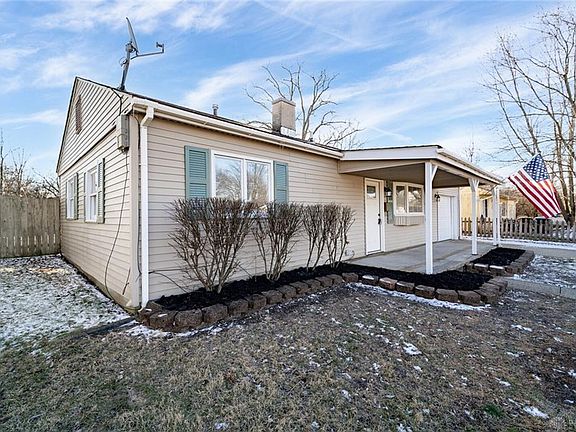 4th image of 451 Marchmont Dr