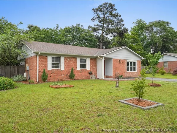 6481 Green Meadow Rd, Fayetteville, NC 28304