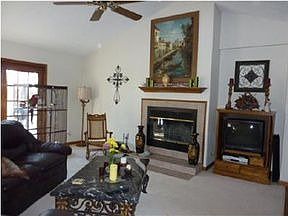 4th image of 111 Prince Ct SE