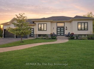 18 Maple Dr, Wasaga Beach, ON L9Z 0A7