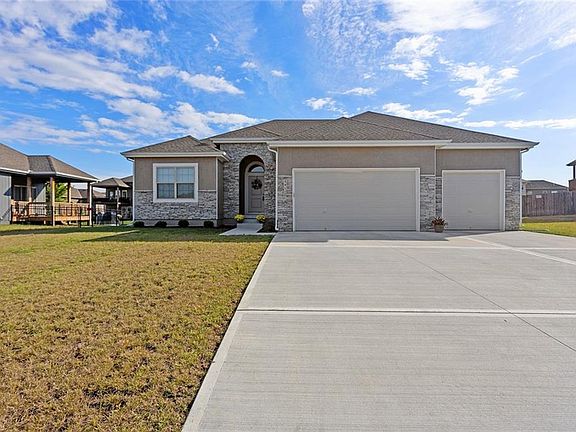 2nd image of 1117 Winterberry Cir
