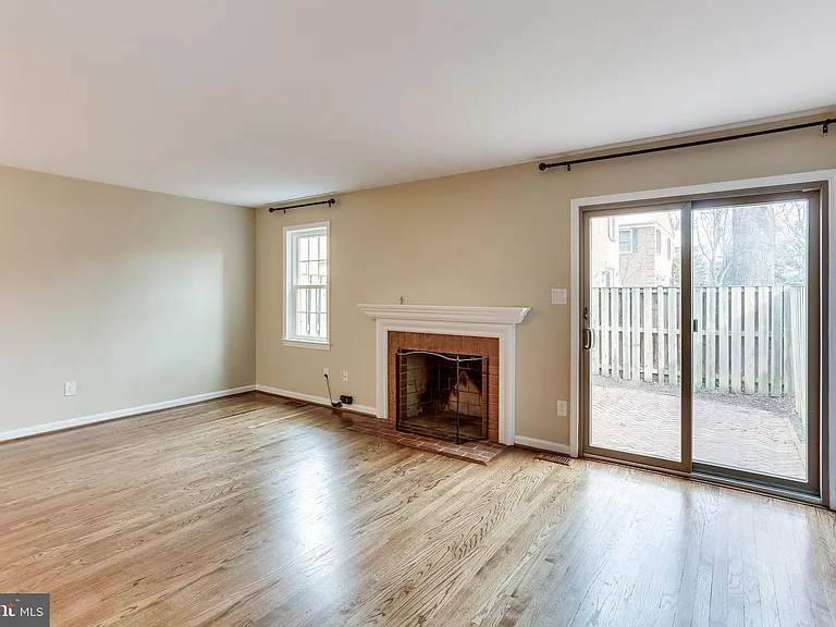 839 N Greenbrier St — Photo 12