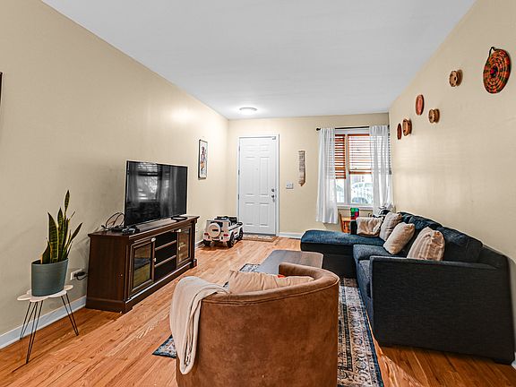 5th image of 1441 W Fillmore St #A
