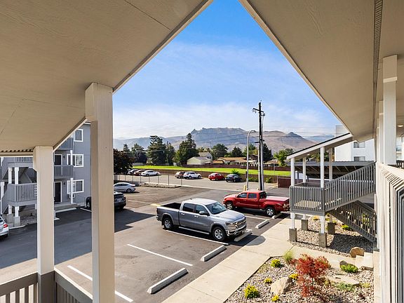 5th image of 819 Malaga Ave #4
