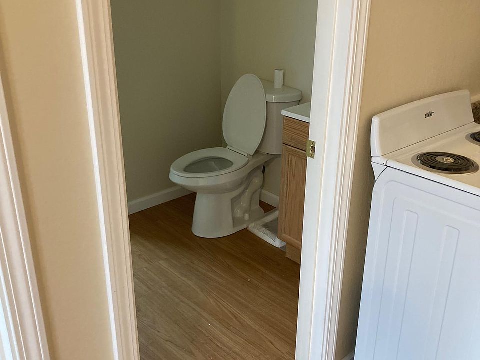 2nd image of 1002 Main St Floor 1