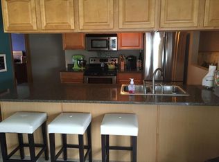 943 Buckingham Ln, Sycamore, IL 60178