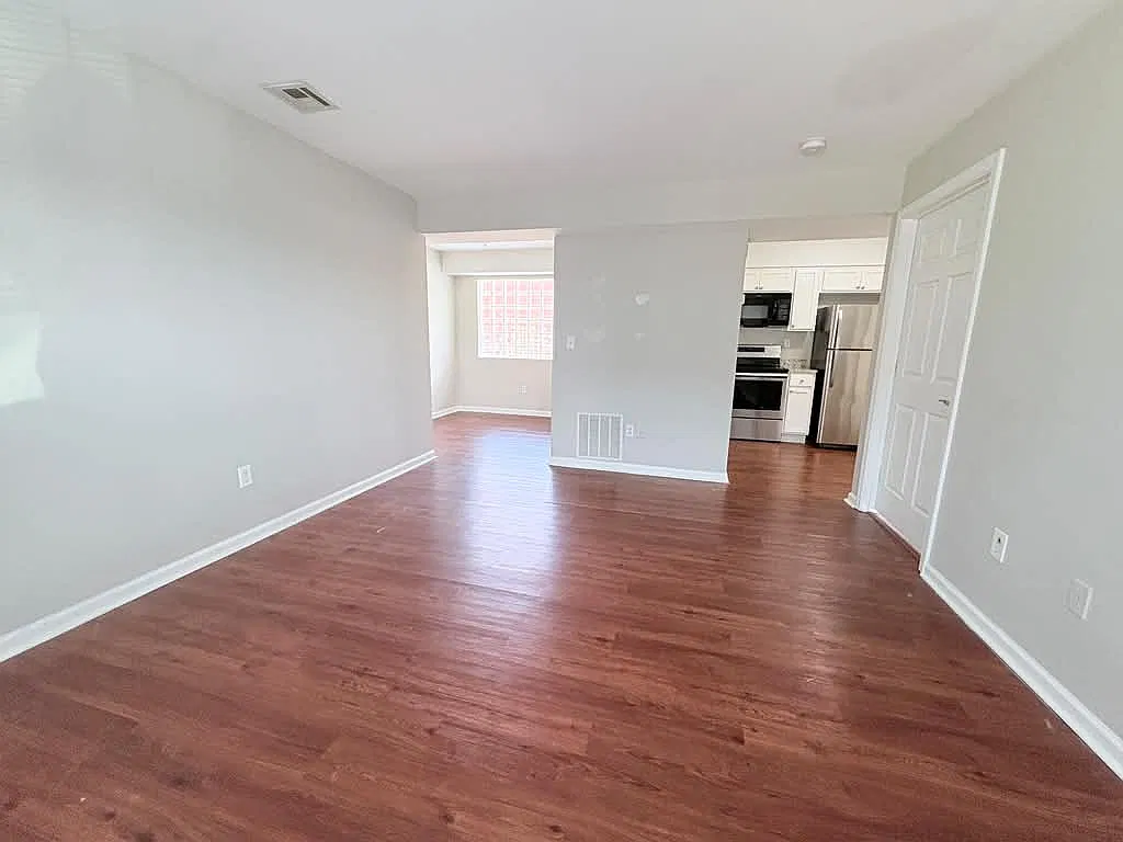 1 bed, $2,000 — Photo 4