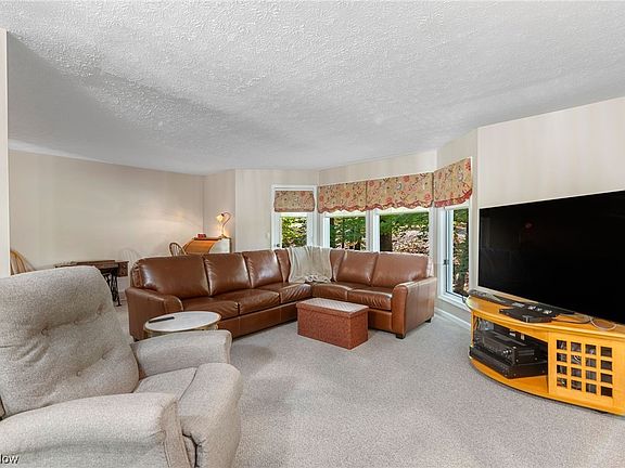 3rd image of 6745 Old Royalton Rd #6745