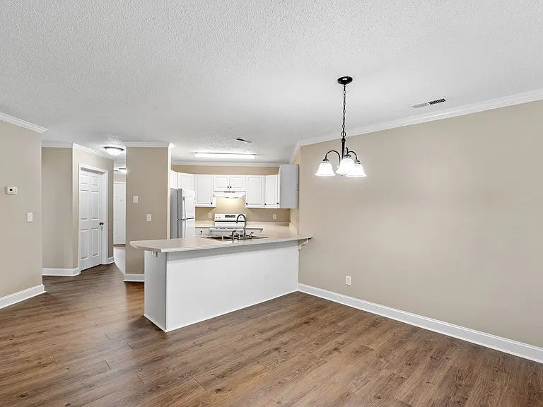 10 Whitfield Way — Photo 8