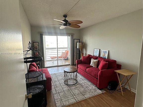 5th image of 3043 Exeter E
