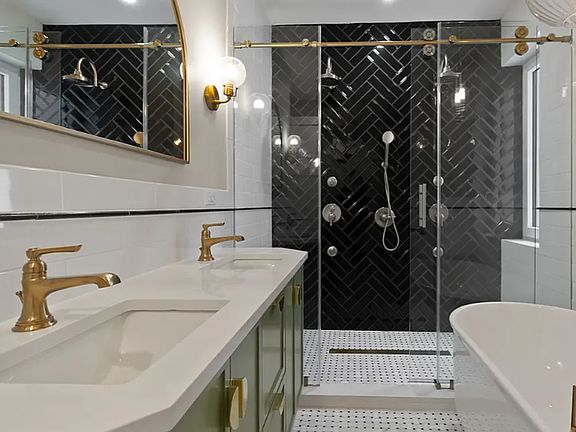 4th image of 1001 Lorimer St Floor 2