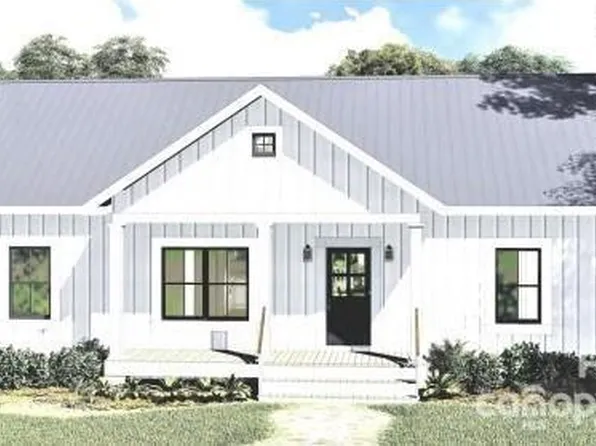 1530 University Park Dr, Lancaster, SC 29720