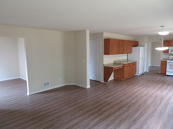 3rd image of 193 Glendale Dr