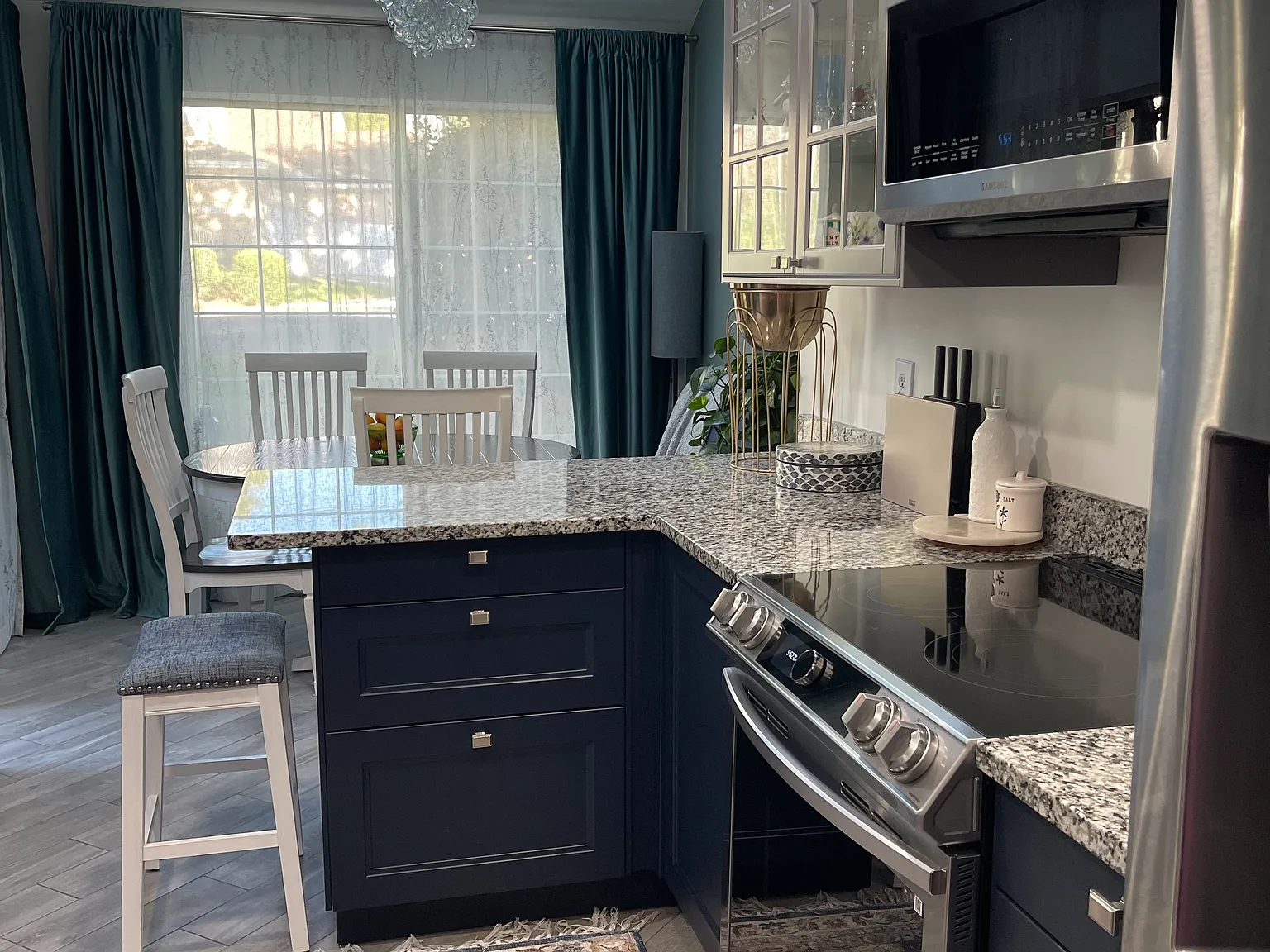 2 bed, 1300 sqft, $2,900 — Photo 2