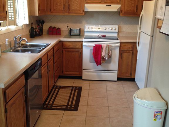 2nd image of 3271 Londonderry Ln