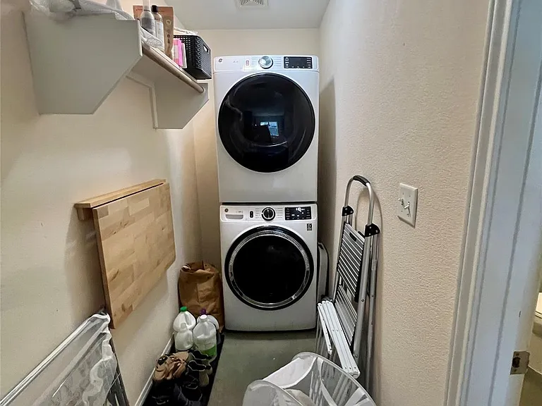 2409 Santa Rosa St — Photo 18