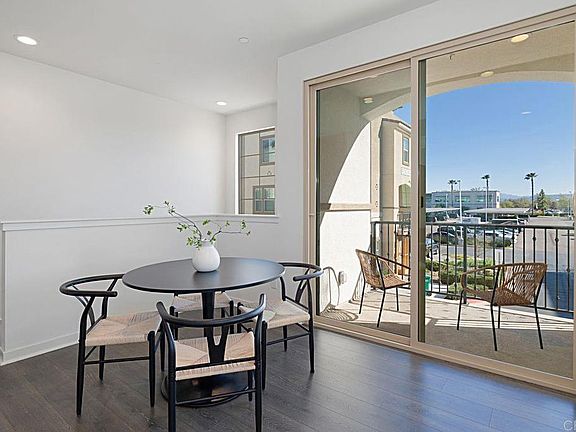 5th image of 313 Brookside Way