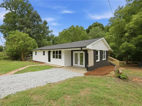 214 Kendall Mill Rd, Thomasville, NC 27360