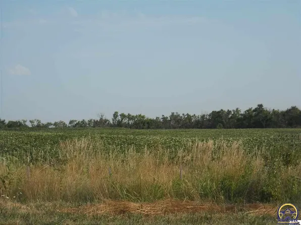 3 SW Urish Rd #A, Topeka, KS 66615