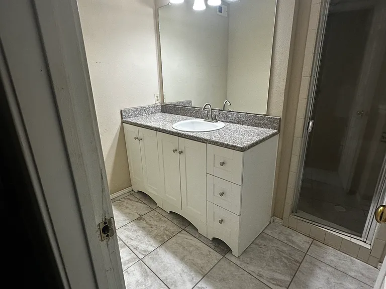 9601 Forest Ln — Photo 3