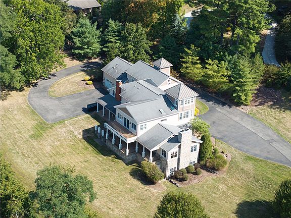 2nd image of 964 Thorn Run Rd