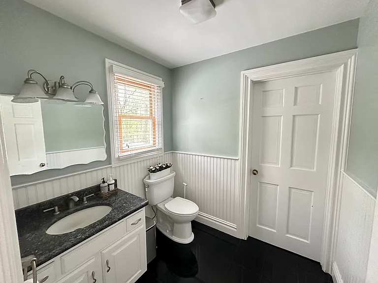 Glen Hollow Dr — Photo 9