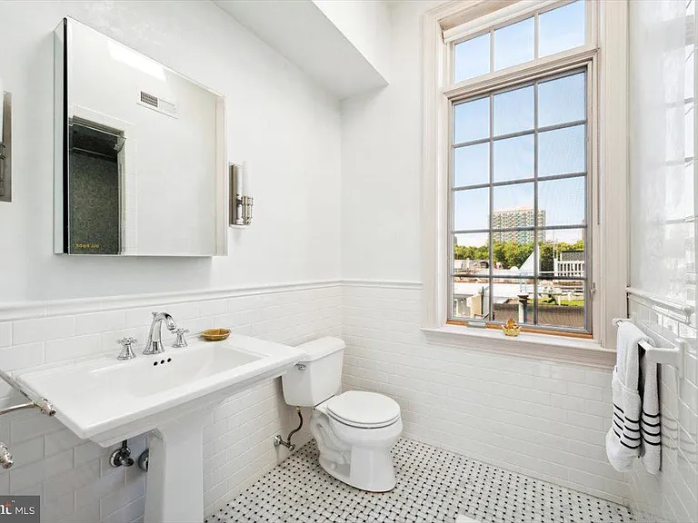 624 S 6th St #26 — Photo 19