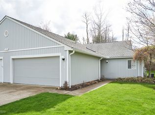 1515 Iris Glen Dr, Twinsburg, OH 44087