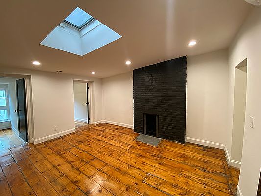 4th image of 354 W 11th St APT 3