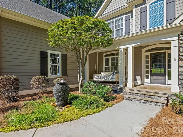 2455 Talbot Ct, Sherrills Ford, NC 28673
