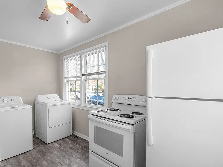 1318 Richmond Pl — Photo 24