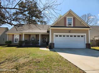 106 Meadowview Dr, New Bern, NC 28562