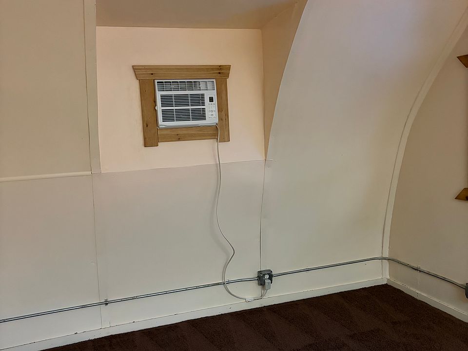2nd image of 4115 Silver Ct