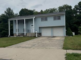 47 Inwood Dr, Milltown, NJ 08850