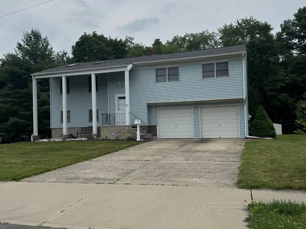47 Inwood Dr, Milltown, NJ 08850